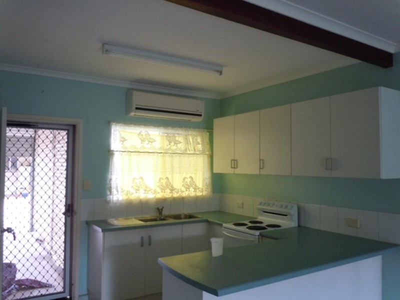 8/21 Sandown Close, Woree QLD 4868