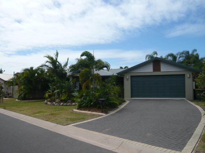 25 Cooya Street, Kewarra Beach QLD 4879