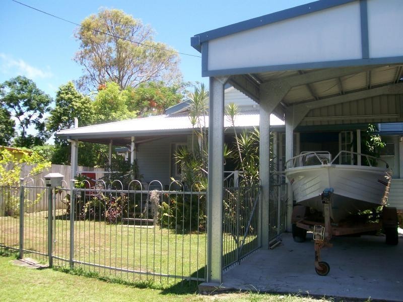 8 Phillip Street, Machans Beach QLD 4878