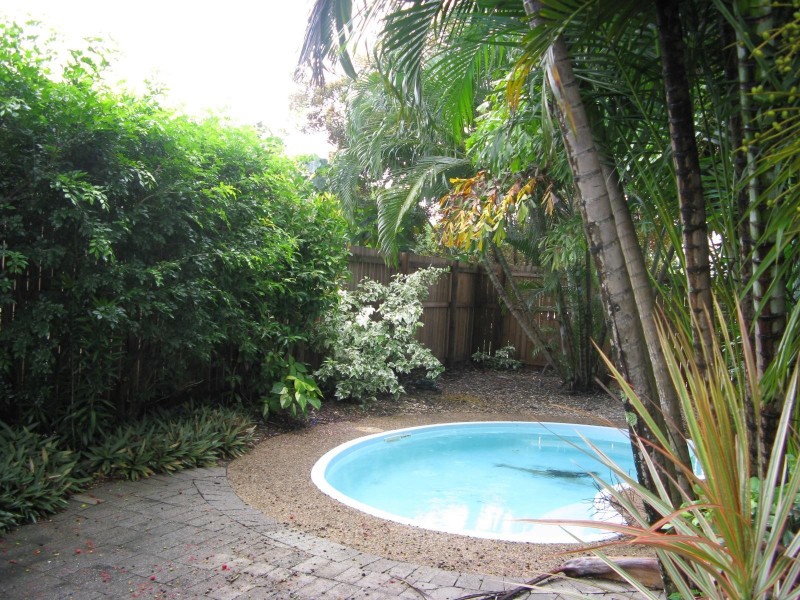 4/239 Lyons Street, Westcourt QLD 4870