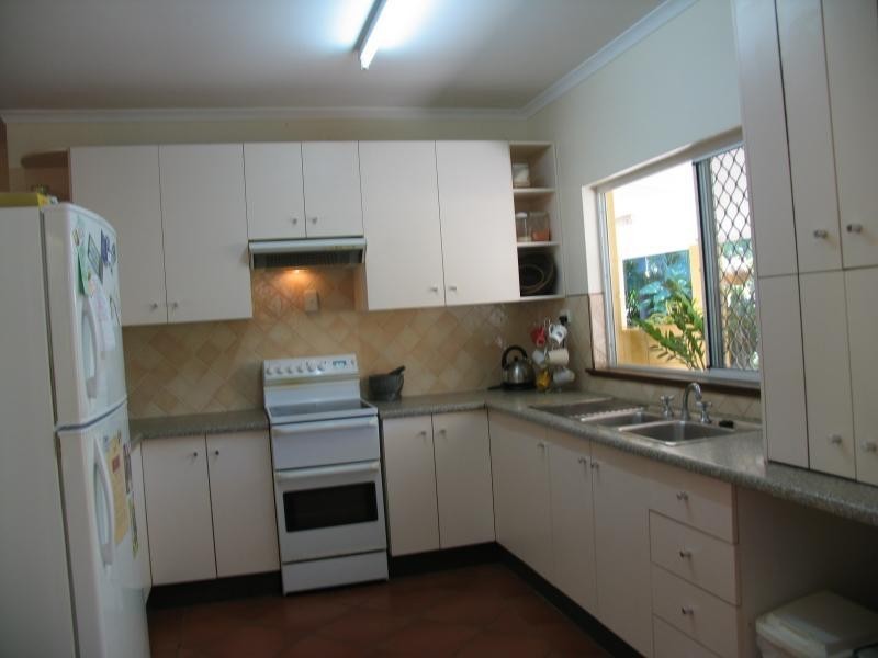 3 Fraser Close, Kanimbla QLD 4870