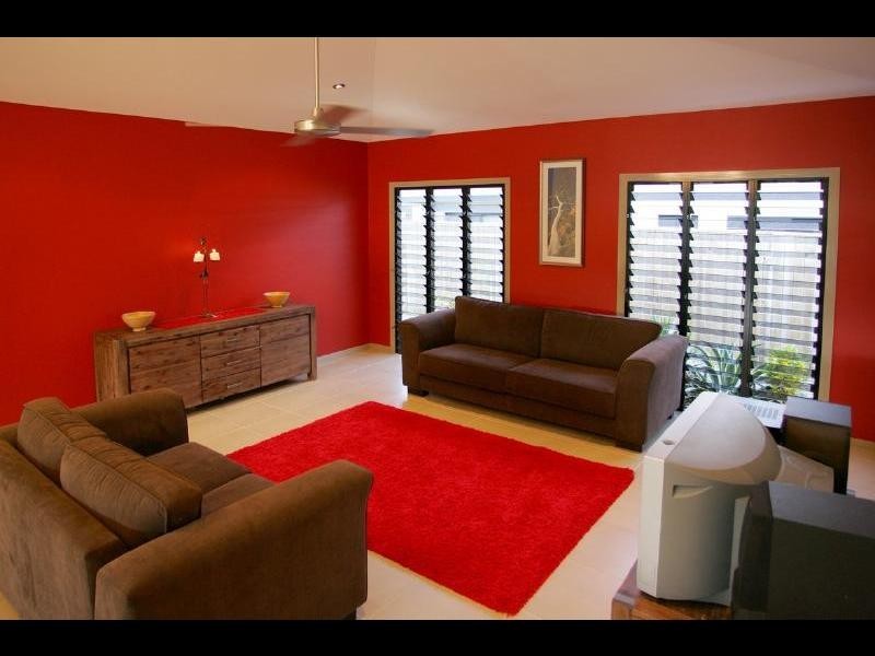 1 Springbrook Avenue, Redlynch QLD 4870