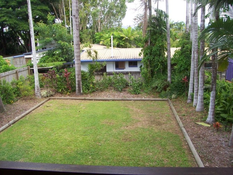 318 Pease Street, Edge Hill QLD 4870