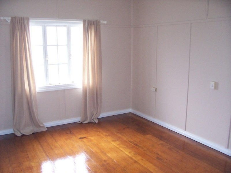 318 Pease Street, Edge Hill QLD 4870