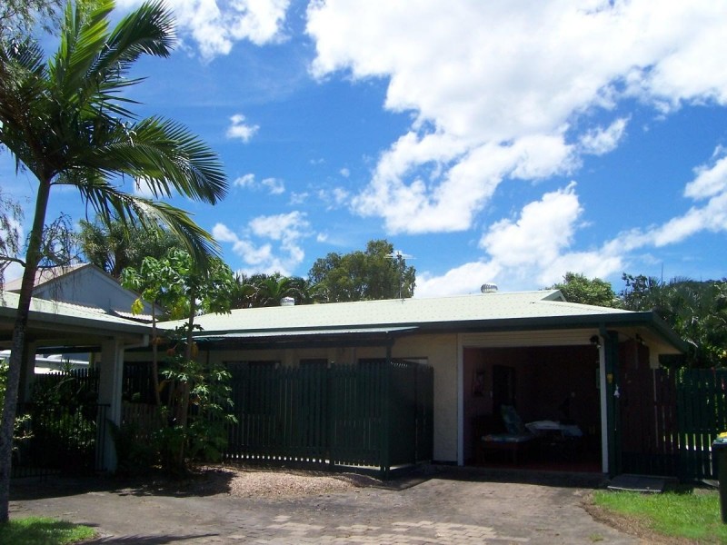1/32B Turner Street, Whitfield QLD 4870