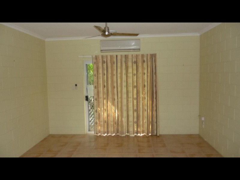 3/74 Swallow Street, Mooroobool QLD 4870