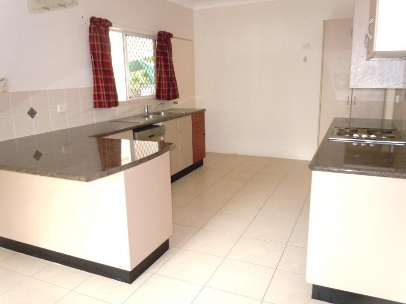 37 Currawong Street, Bayview Heights QLD 4868