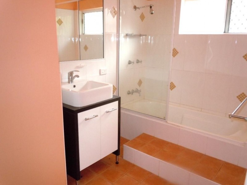 37 Currawong Street, Bayview Heights QLD 4868