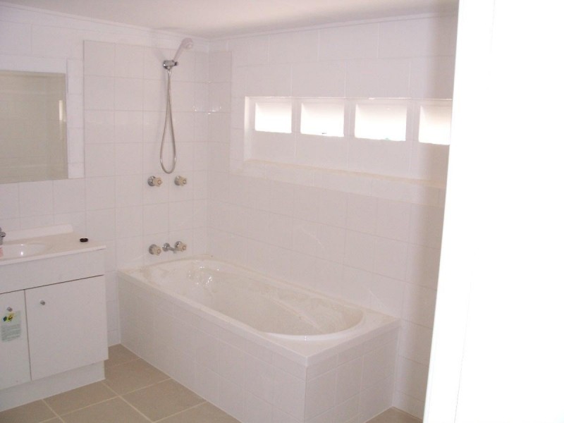 24 PALMERSTON STREET, Aeroglen QLD 4870