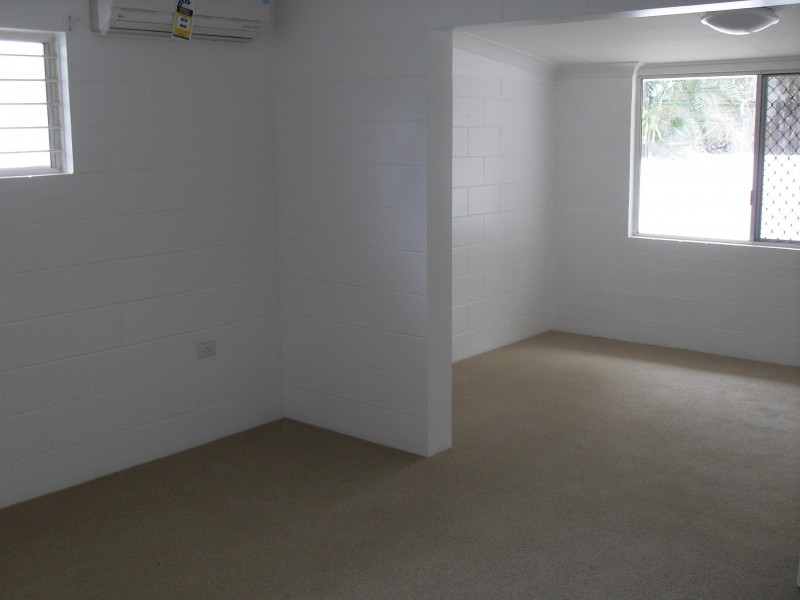 24 PALMERSTON STREET, Aeroglen QLD 4870