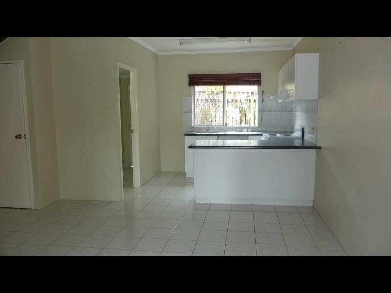 4/32 Short Street, Redlynch QLD 4870