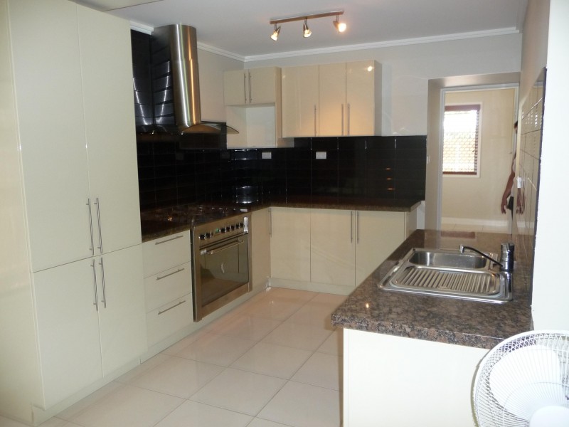 59 Hayward street, Mooroobool QLD 4870