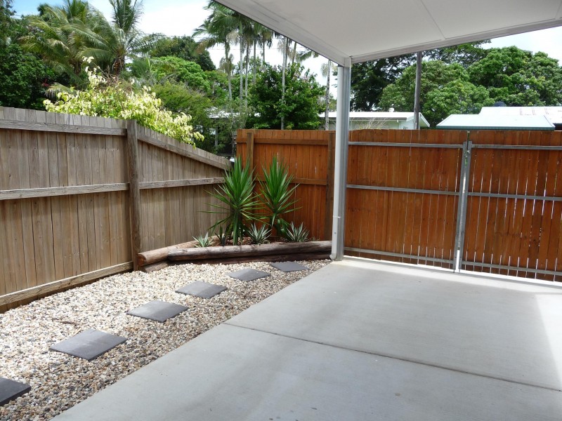 59 Hayward street, Mooroobool QLD 4870