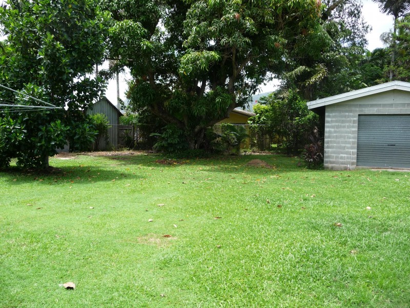 59 Hayward street, Mooroobool QLD 4870