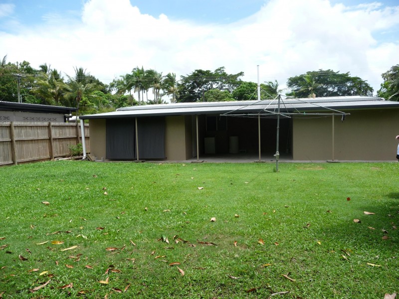 59 Hayward street, Mooroobool QLD 4870