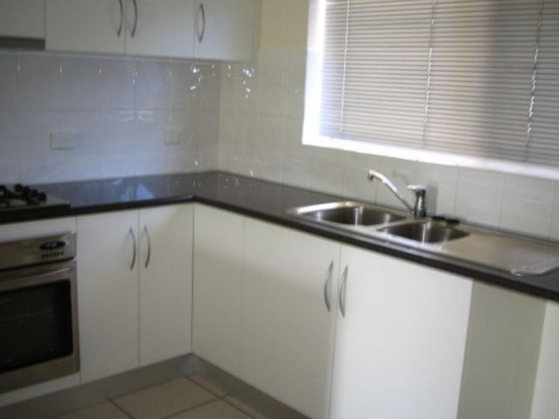 4/306 Pease Street, Edge Hill QLD 4870