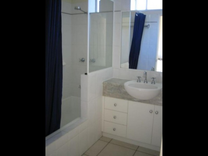 4/306 Pease Street, Edge Hill QLD 4870