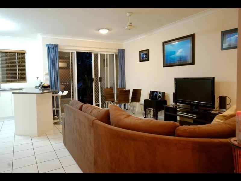2/10 Grantala Street, Manoora QLD 4870