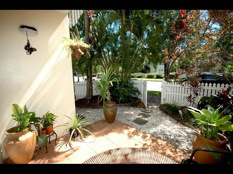 2/10 Grantala Street, Manoora QLD 4870
