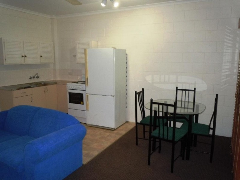 11/4 McPherson Close, Edge Hill QLD 4870