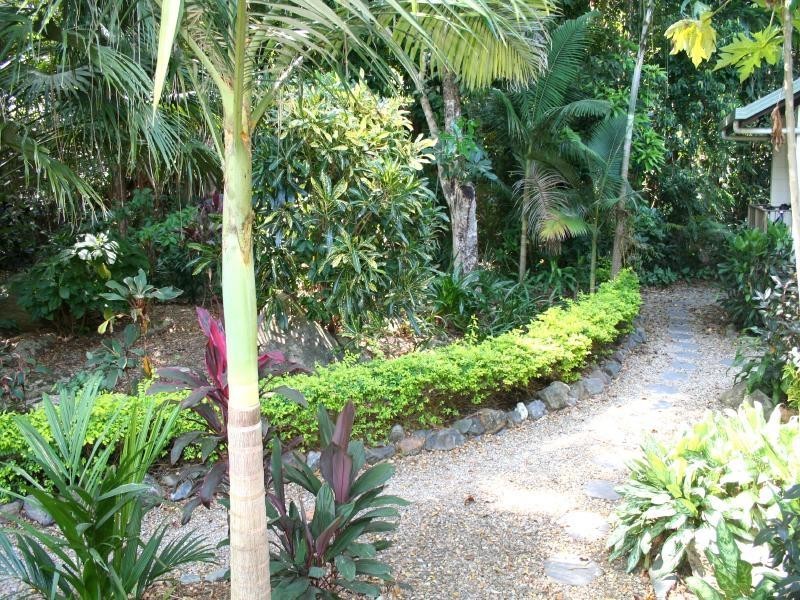 11/4 McPherson Close, Edge Hill QLD 4870