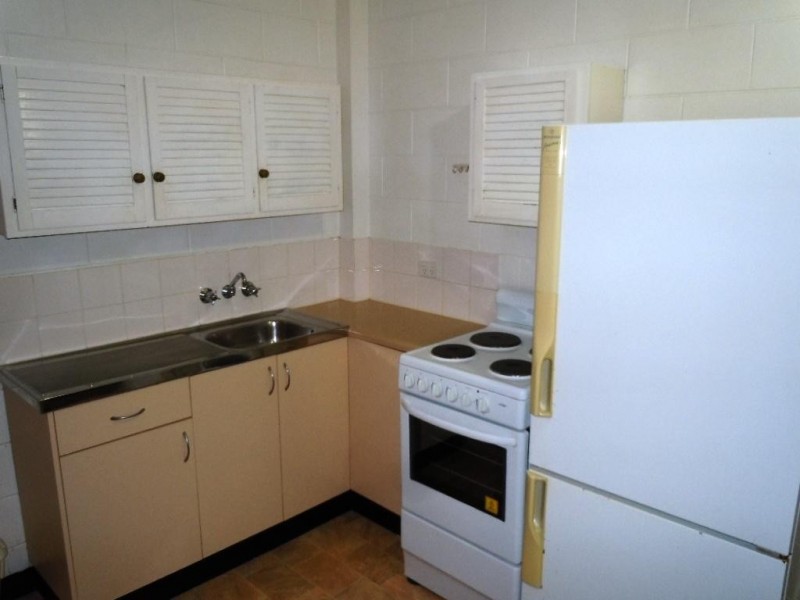 11/4 McPherson Close, Edge Hill QLD 4870