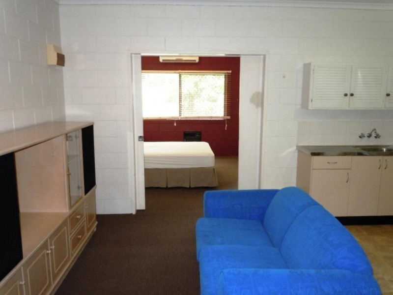 11/4 McPherson Close, Edge Hill QLD 4870