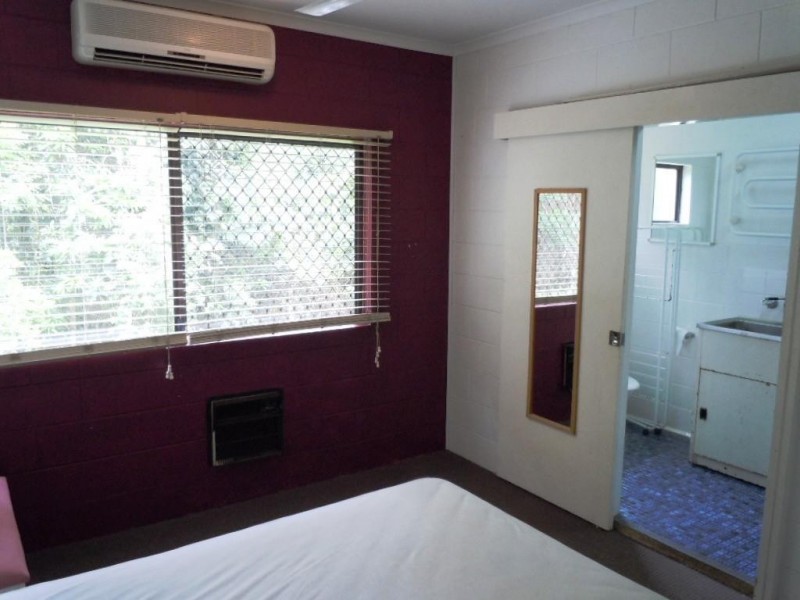 11/4 McPherson Close, Edge Hill QLD 4870