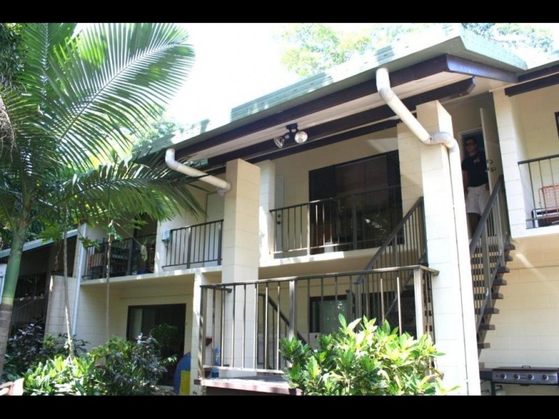 11/4 McPherson Close, Edge Hill QLD 4870