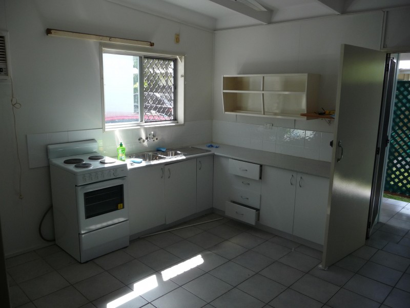 1/76 Birch Street, Manunda QLD 4870