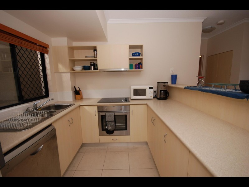 211/11 Charlekata Close, Freshwater QLD 4870
