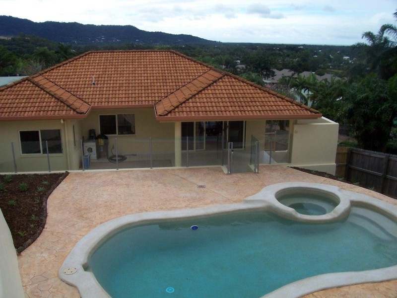 5 Woodmont Place, Mooroobool QLD 4870
