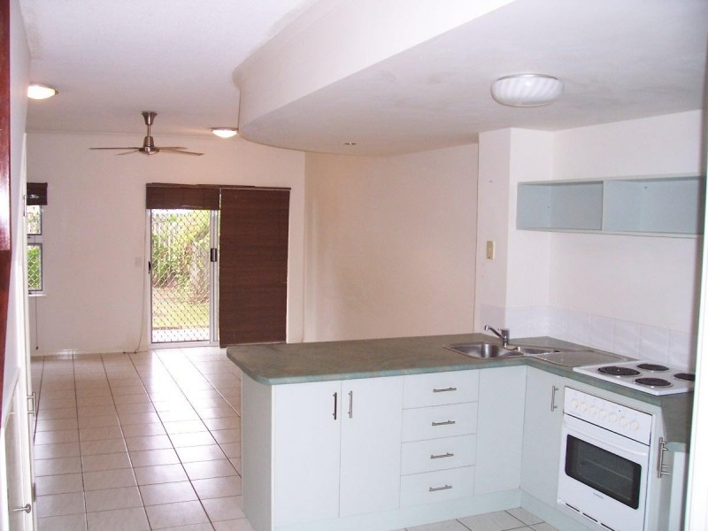 6/2-5 Marella, Manoora QLD 4870