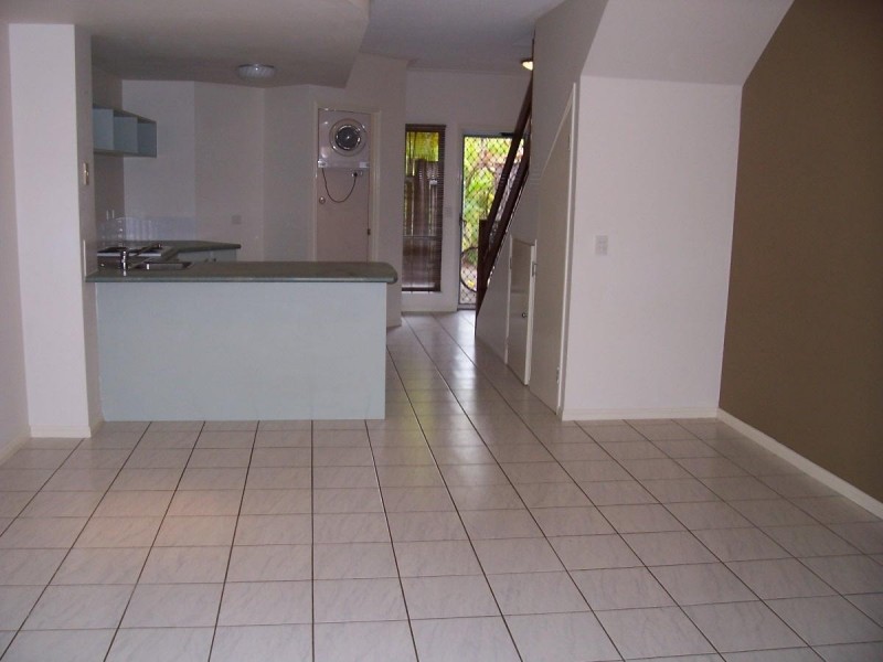 6/2-5 Marella, Manoora QLD 4870