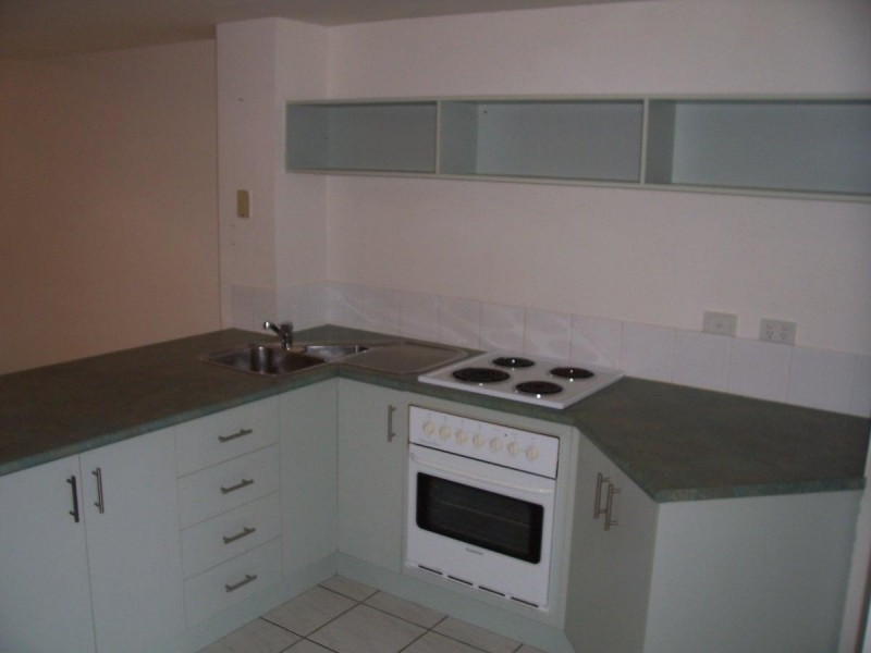 6/2-5 Marella, Manoora QLD 4870