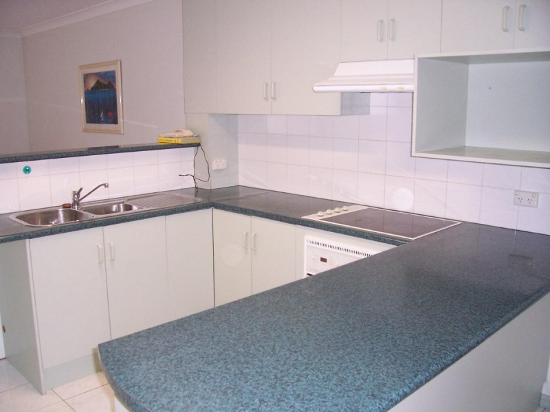 2/60 Charles Street, Cairns QLD 4870