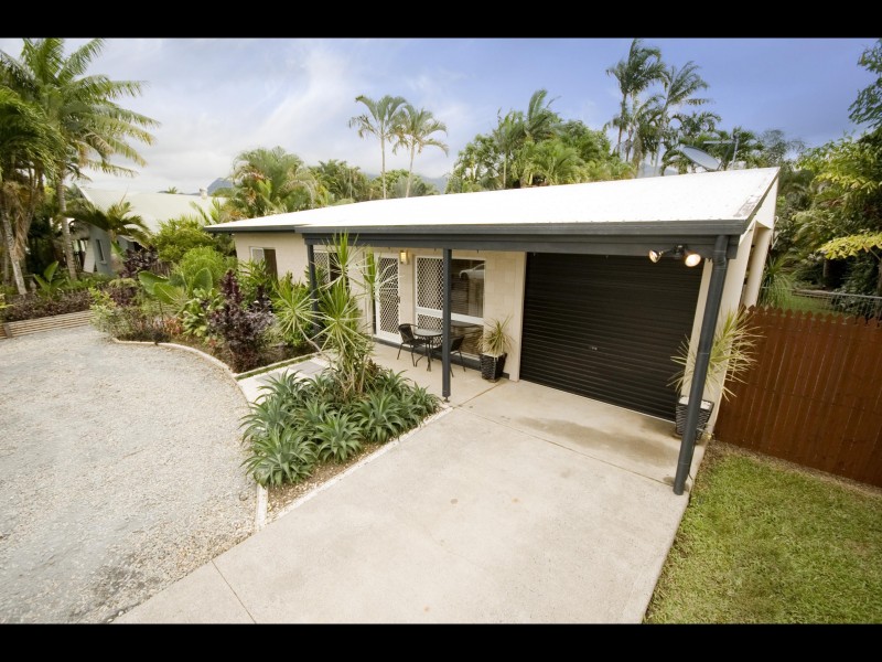 9 Mermaid Close, Bentley Park QLD 4869