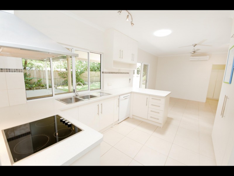 6 Beaman Close, Aeroglen QLD 4870