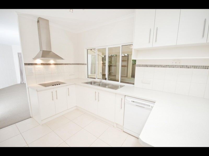 6 Beaman Close, Aeroglen QLD 4870