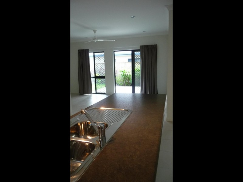 7 Seaways Street, Trinity Beach QLD 4879