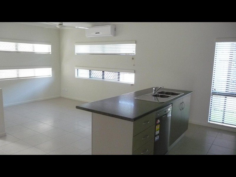 7 Seaways Street, Trinity Beach QLD 4879