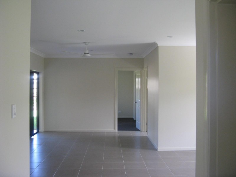 66 Fossilbrook Bend, Trinity Park QLD 4879