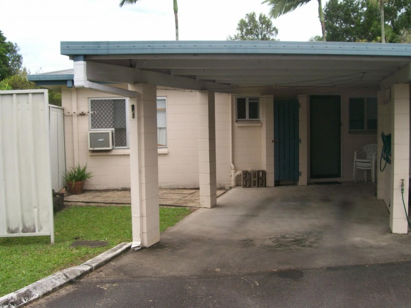 1/473 McCoombe Street, Mooroobool QLD 4870