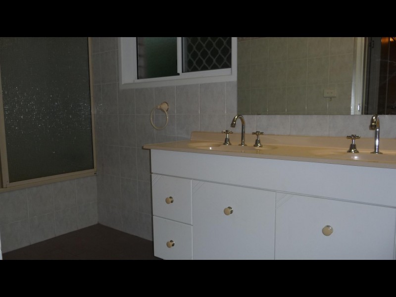 2 Tanganelli Close, Kanimbla QLD 4870