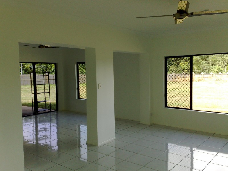3 Angel Close, Kanimbla QLD 4870