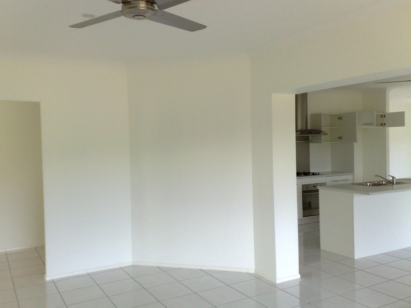 3 Angel Close, Kanimbla QLD 4870