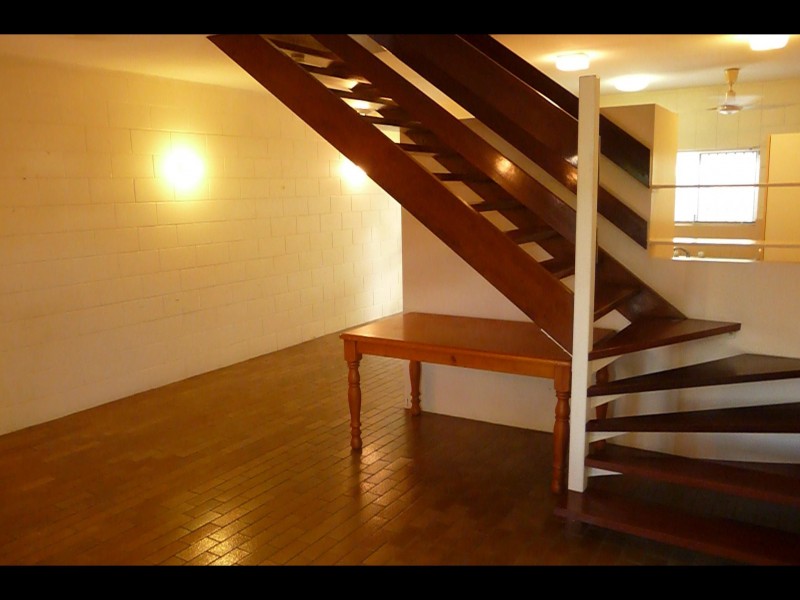 6/11 Pioneer Street, Manoora QLD 4870