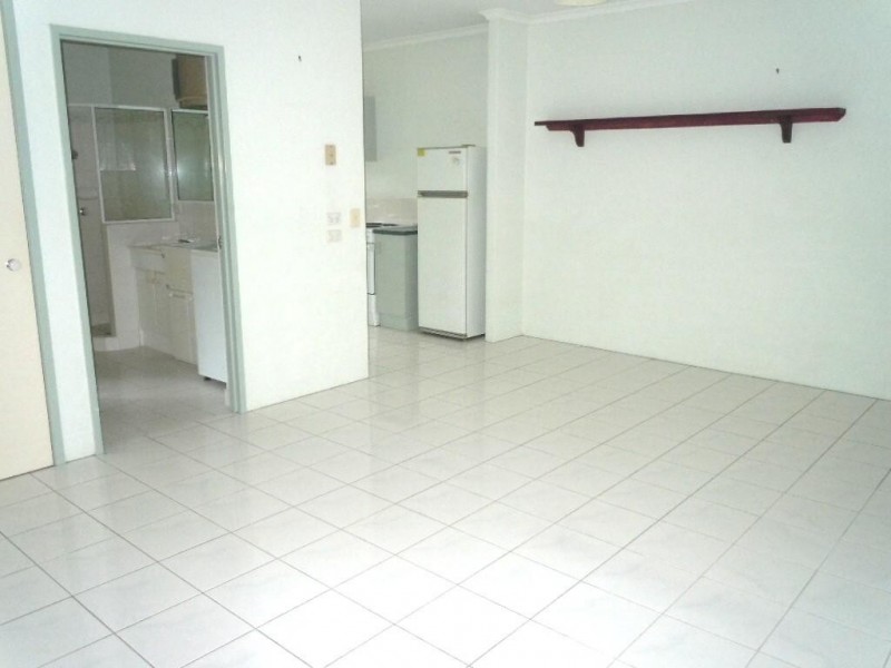 6/150 Pease Street, Manoora QLD 4870