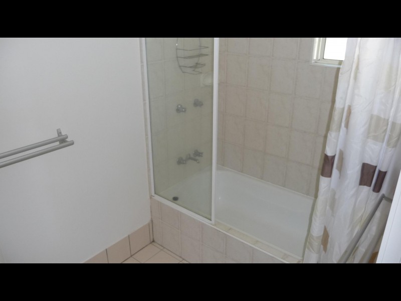 68 Silky Oak, Mooroobool QLD 4870
