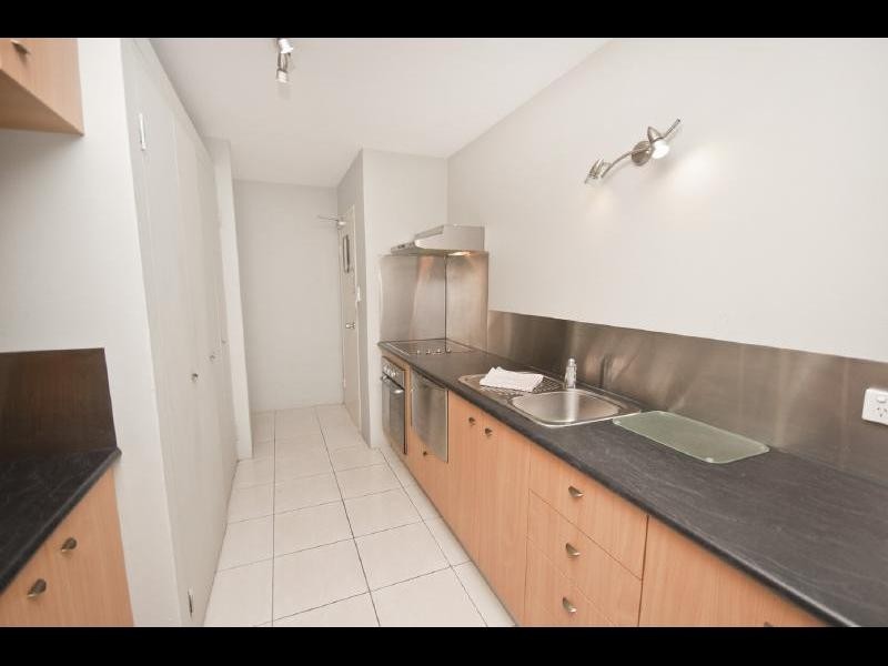 14/239 Lake Street, Cairns QLD 4870